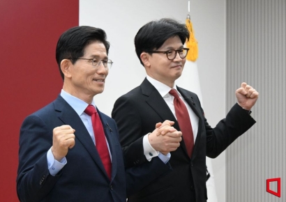 [포토] 국힘 2차 경선 '맞수토론', 한동훈-홍준표 쌍방 지목