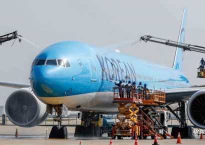 [포토] '목욕하는 항공기'