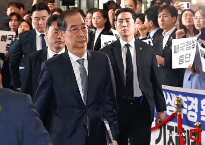 [포토] 국회 들어서는 한덕수 대행