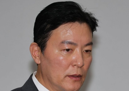 대통령경호처, 김성훈 차장·이광우 본부장 대기 명령 