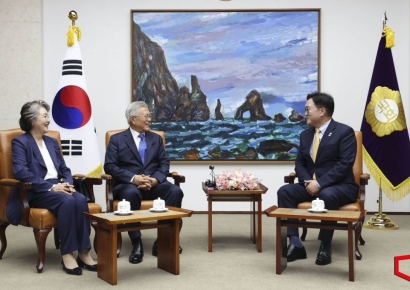 [포토] 우원식 의장과 환담하는 文대통령 내외