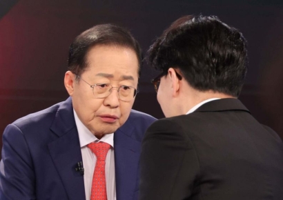 '尹, 책임총리직 제안' 공식확인한 洪…"대선 포기하고 연말에 나서려 했다"