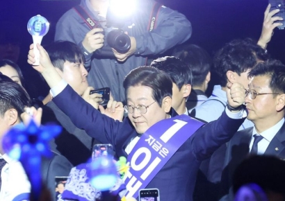 이재명 "김대중·노무현·문재인 계승…4번째 민주정부 수립"