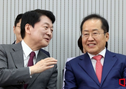 [포토] 대화하는 안철수-홍준표