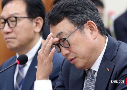 [포토] 국회 과방위 청문회 출석한 유영상 SK텔레콤 대표