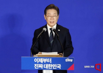 [포토] 이재명 "선대위 활동 다 중요하지만…가짜뉴스 대책 매우 중요"