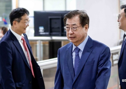 [포토] 서훈 전 국가안보실장, 서해 공무원 피격사건 1심 속행공판 출석