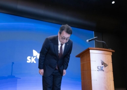 SKT 유영상 "오늘부터 매일 브리핑 한다…시행착오 뼈저리게 반성"