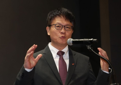 [속보]SK텔레콤 "단말기 복제, 사실상 불가능…복제폰 접속 차단 중"