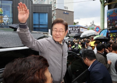 [속보]이재명, 대법관 탄핵 주장에 "당이 국민 뜻에 맞게 처리할 것"