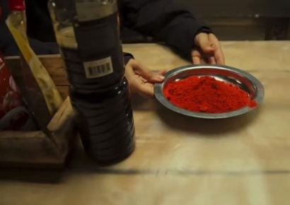 러 파병 북한군 영상 공개…"러시아 노래 부르고 식탁엔 고춧가루"