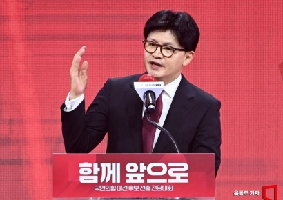 한동훈 "계엄날 밤 1초도 망설인바 없다…겁 먹은 건 이재명"