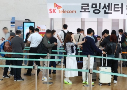 오늘부터 SKT 대리점서 신규가입 금지…유심교체 100만명(상보)  