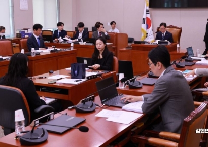 [포토] 법사위 소위, '내란·김건희 쌍특검' 등 심사