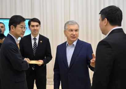 김복환 KIND 사장, 우즈벡 대통령 만나 현지 개발사업 협의