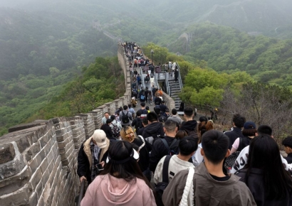 단 5일만에 관광객 34조 썼다…황금연휴 여행 붐에 中 경제 훈풍부나 