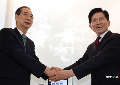 [포토] 김문수-한덕수, 대선 단일화 회담 시작