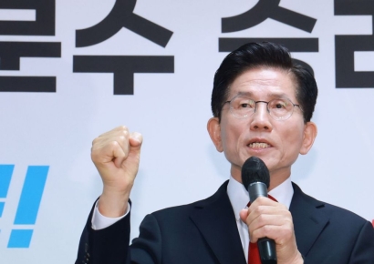 김문수·국힘 지도부 '벼랑끝 대치'…"단일화 손 떼라" VS "당 따라야"