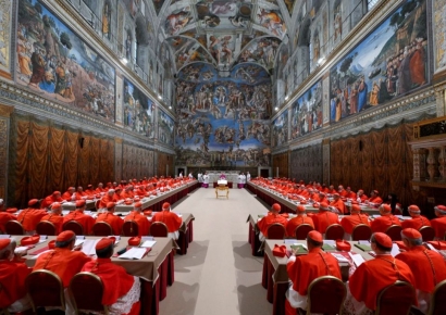 교황 투표하려 생일 바꿨나…'79세'로 투표권 얻은 추기경