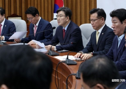 [포토] 권성동 "김문수, 11일 전 단일화해야…기호 2번 달려면 시급"