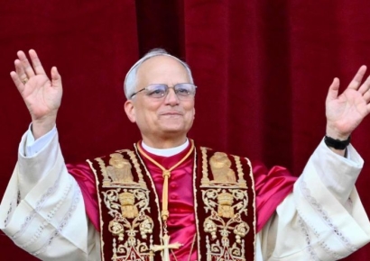 새 교황 레오 14세 과거 SNS 보니…"트럼프 정책에 부정적"