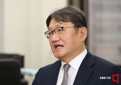 경사노위원장 "고령자 고용연장 보장하되 생산성 기반 임금 수용해야"