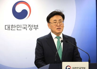 유상임 장관 "SKT 위약금 면제 여부, 6월 말 조사결과 나오고 결정 가능"(종합)