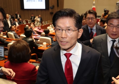 김문수·국힘 지도부, 의총서 충돌…金 "불법수단 동원" vs 黨 "실망"(종합)