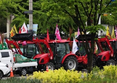 '트랙터 상경 시위대' 서울 진입 시도…석수역 방향 이동