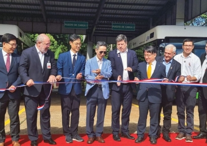 車연구원, 파라과이 전기버스 5대 인도…"친환경 교통 생태계 조성"