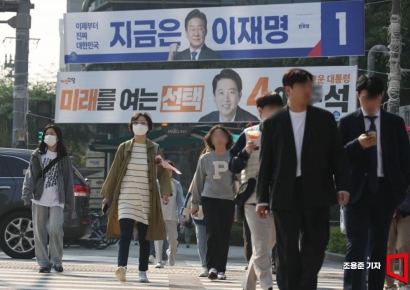 현수막 찢고 유세차량 테러까지…'선거 방해' 속출