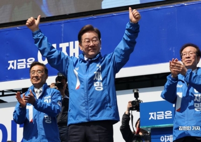 이재명 "대통령 4년 연임제 개헌…늦어도 2028년 총선 국민투표 하자"(종합)