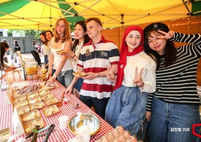 [포토] 고려대, 2025학년도 1학기 외국인 학생 축제'