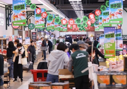 "백화점은커녕 마트서 할인상품만 겨우 집어요"…최악의 '소비 실종'[내수쇼크]①