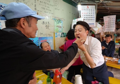 이준석, 이재명 'HMM 이전'에 "어설픈 괴짜 경제학"