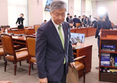 尹 대학동기 서석호 "파면 후 관저서 동기모임…대선때는 천만원 후원"