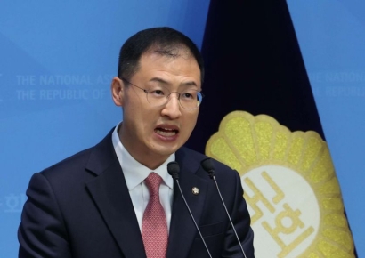 [포토] 김상욱 "이재명이 가장 보수다운 후보…국가통합 이끌 적임자"