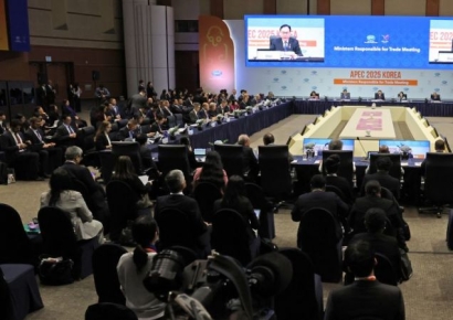 APEC 통상회의 첫날…관세 협상 불붙는 한미, 추가 조율 나선 미중 (종합)