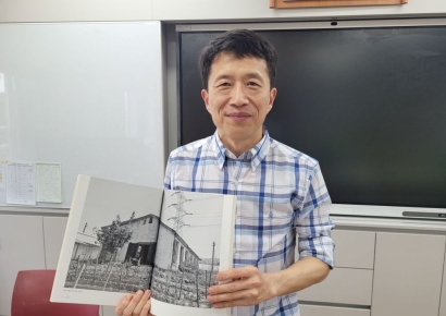 이젠 고추밭으로 변한 운동장…폐교 사진만 찍는 선생님 "누군가의 유년시절이니까"[소멸]⑧