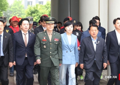 [포토] 2심 준비공판 출석 하는 박정훈 대령