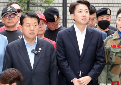 [포토] 이준석 후보, 박정훈 대령 2심 기자회견 참석