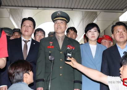 [포토] 2심 준비공판 출석, 기자회견 연 박정훈 대령
