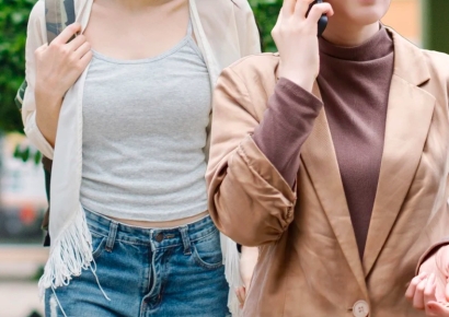 걷다가 갑자기 멈춘 여성과 '쿵'…법원 "1300만원 물어줘" 이유는?