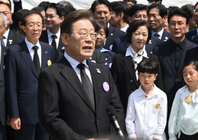 [포토] 이재명 "4년 연임제 개헌, 재임 대통령엔 적용 안 돼"
