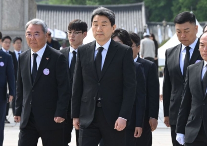 [포토]  '함께, 오월을 쓰다' 45주년 기념식…사상 첫 대행 참석