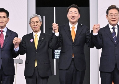 [포토] 이재명·김문수·이준석·권영국 대선 후보의 첫 TV토론