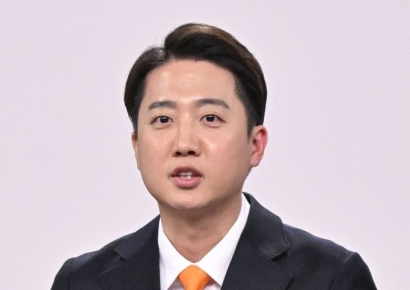 TV토론 후 얼굴 빨개진 이준석…"목 안 좋아 염증약 많이 처방받아 먹었다"