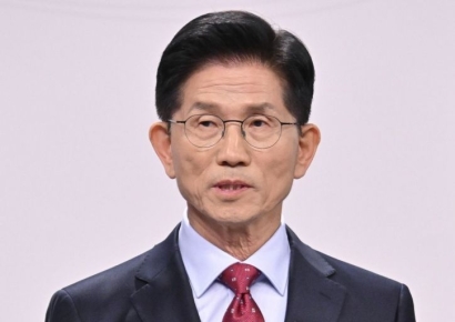 [속보]김문수 "윤석열, 계엄 잘못…내란은 재판중, 판단 남아 있어" 