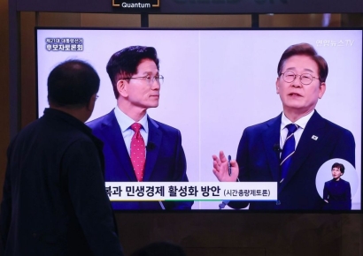 [속보]김문수 "불법 대북 송금 몰랐나"…이재명 "檢 억지기소"