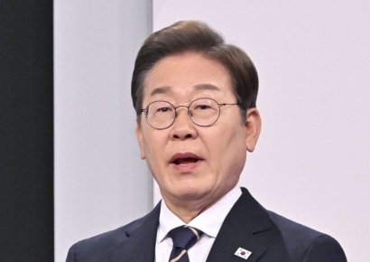 4.5일제 설전…이재명 "임금감소 없이" vs 이준석 "기업에 넘기겠단 거냐"